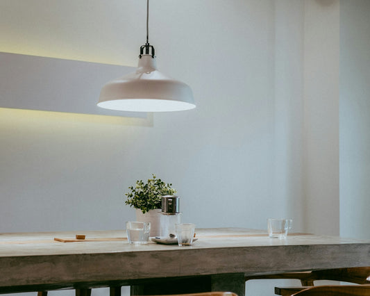 A Guide to Choosing the Perfect Farmhouse Dining Room Lighting for Family Gatherings