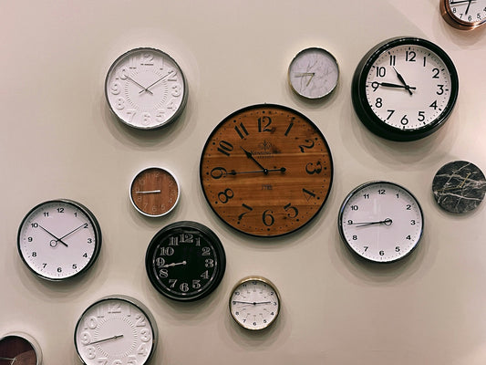 15 Ways to Elevate Your Space with Sleek Minimalist Wall Clocks