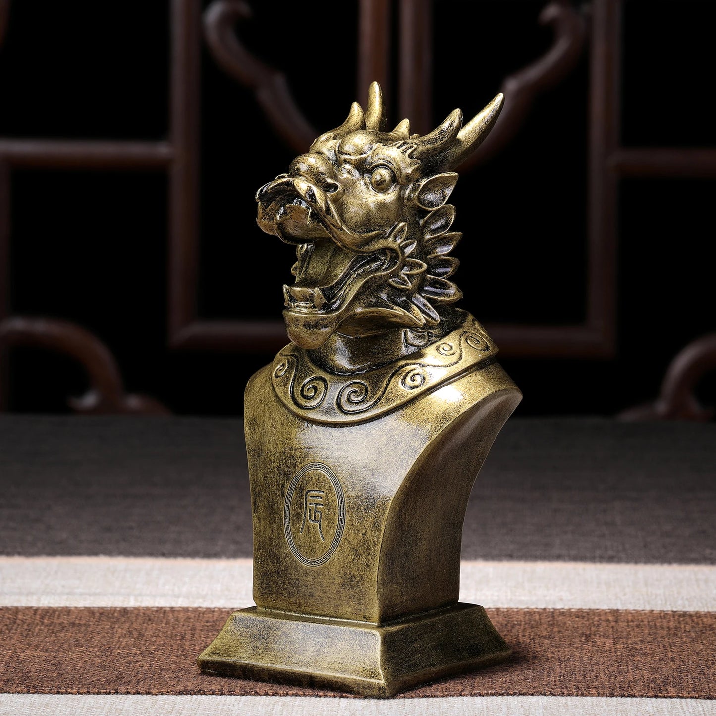 Dragon Statue Mini-Mast