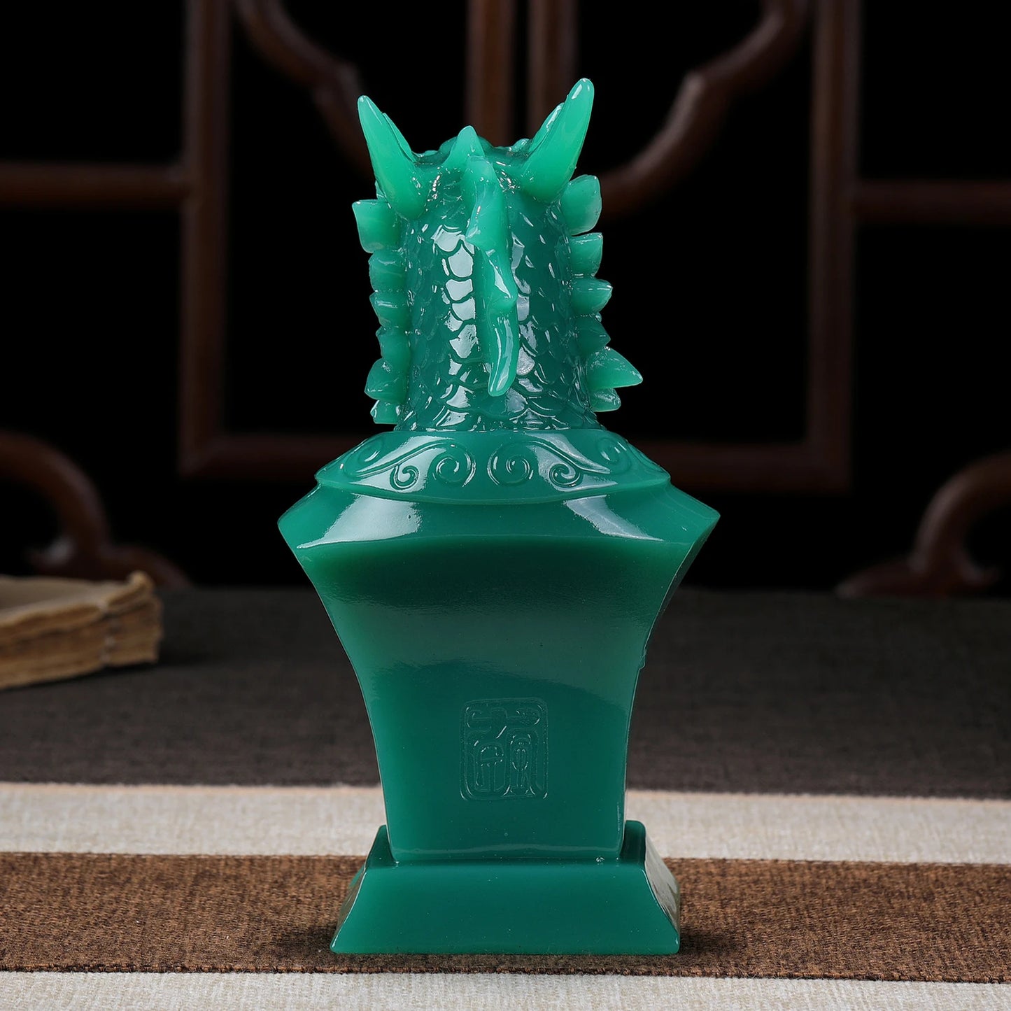 Dragon Statue Mini-Mast