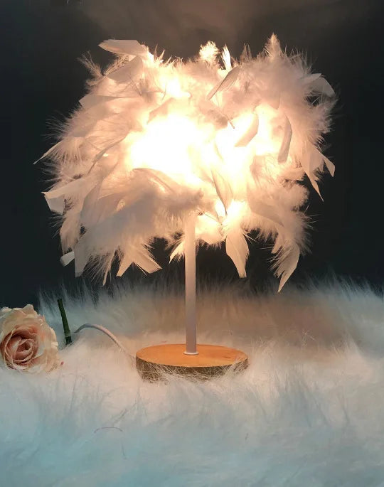 Feather Table Lamp for a Romantic Mood